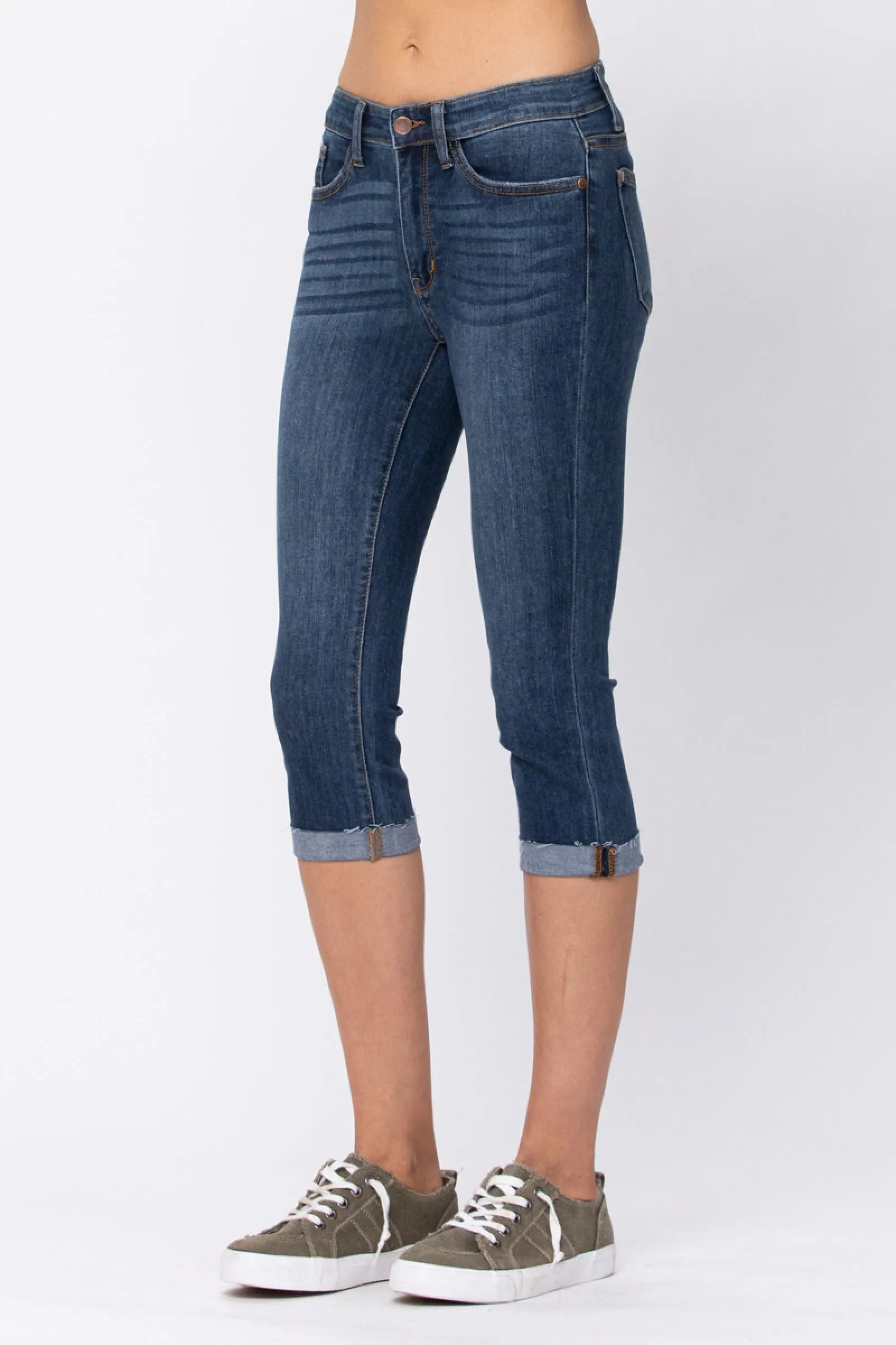 3 & 5 ONLY Judy Blue: MidWash Denim Capri