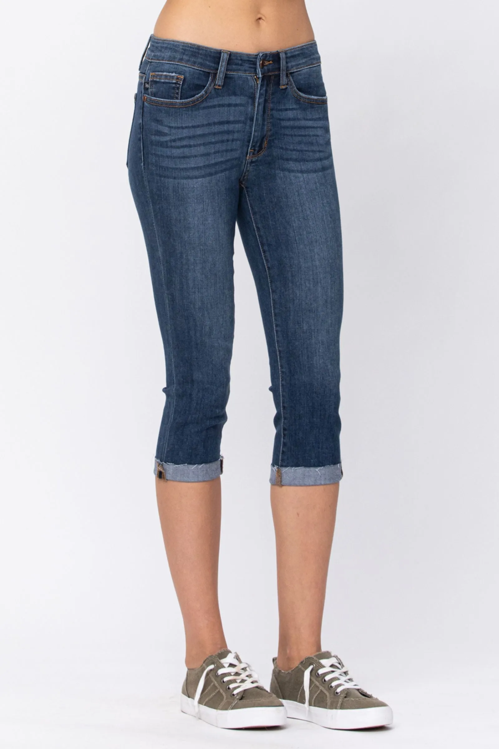 3 & 5 ONLY Judy Blue: MidWash Denim Capri