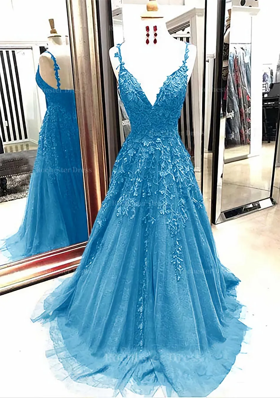 A-line/Princess V Neck Sleeveless Sweep Train Tulle Prom Dress With Appliqued