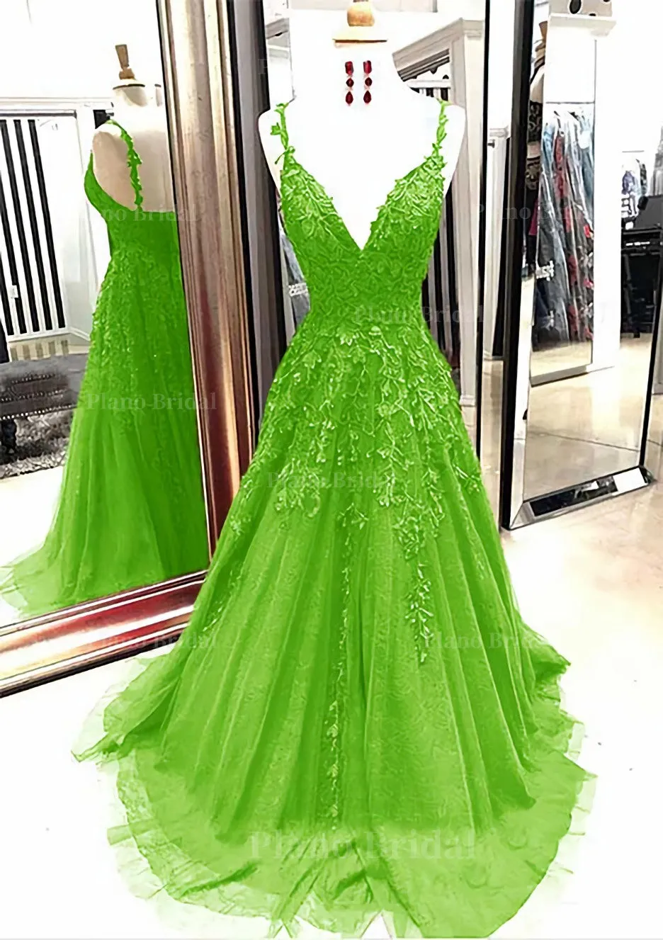 A-line/Princess V Neck Sleeveless Sweep Train Tulle Prom Dress With Appliqued