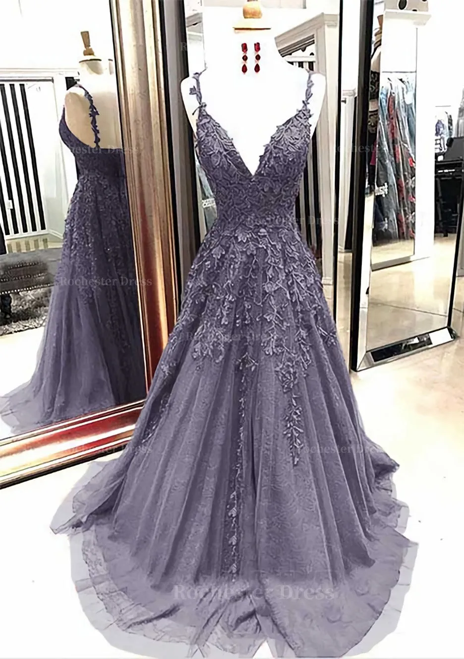 A-line/Princess V Neck Sleeveless Sweep Train Tulle Prom Dress With Appliqued