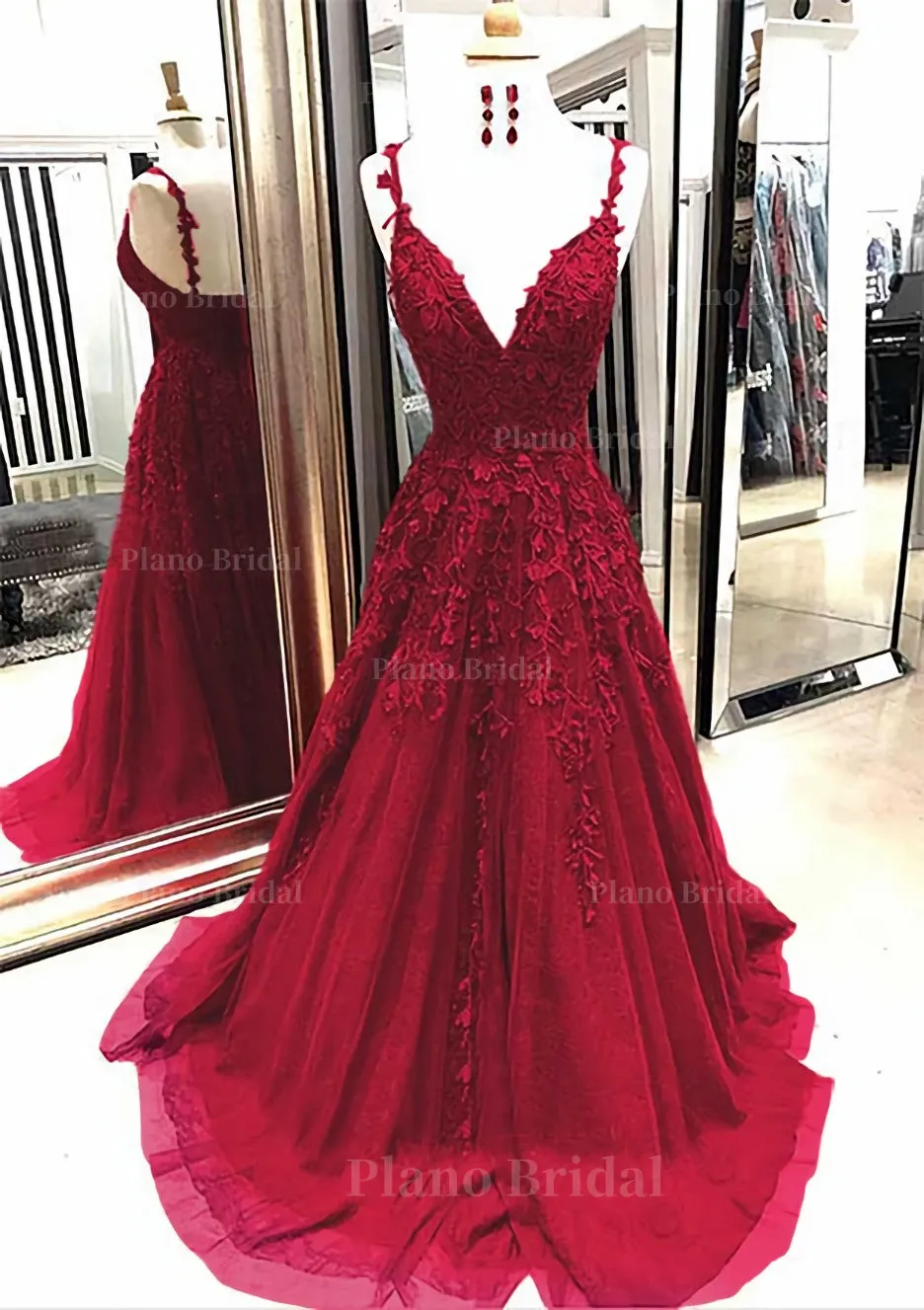 A-line/Princess V Neck Sleeveless Sweep Train Tulle Prom Dress With Appliqued