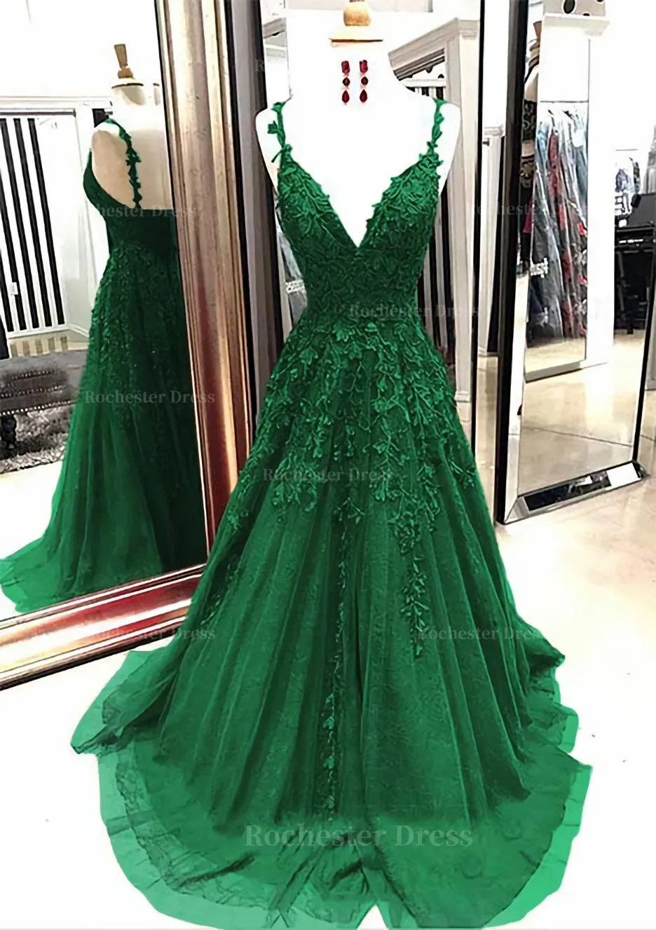 A-line/Princess V Neck Sleeveless Sweep Train Tulle Prom Dress With Appliqued