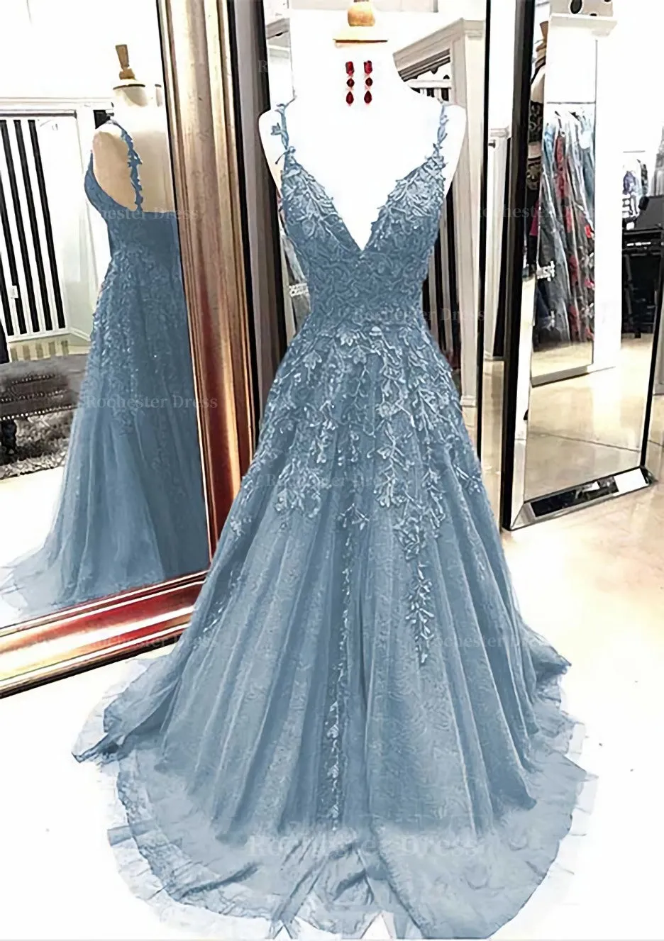 A-line/Princess V Neck Sleeveless Sweep Train Tulle Prom Dress With Appliqued