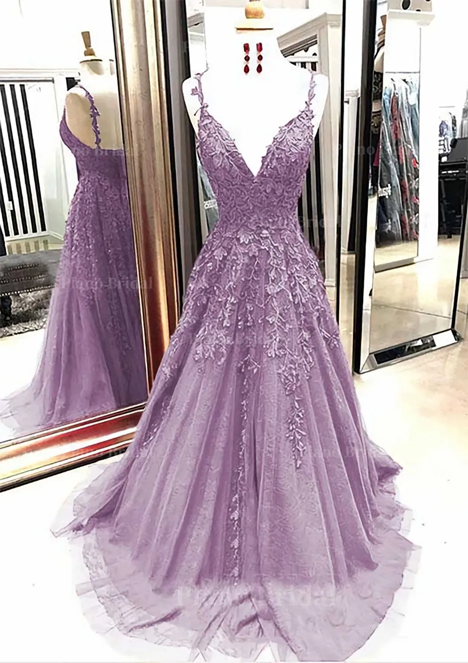 A-line/Princess V Neck Sleeveless Sweep Train Tulle Prom Dress With Appliqued