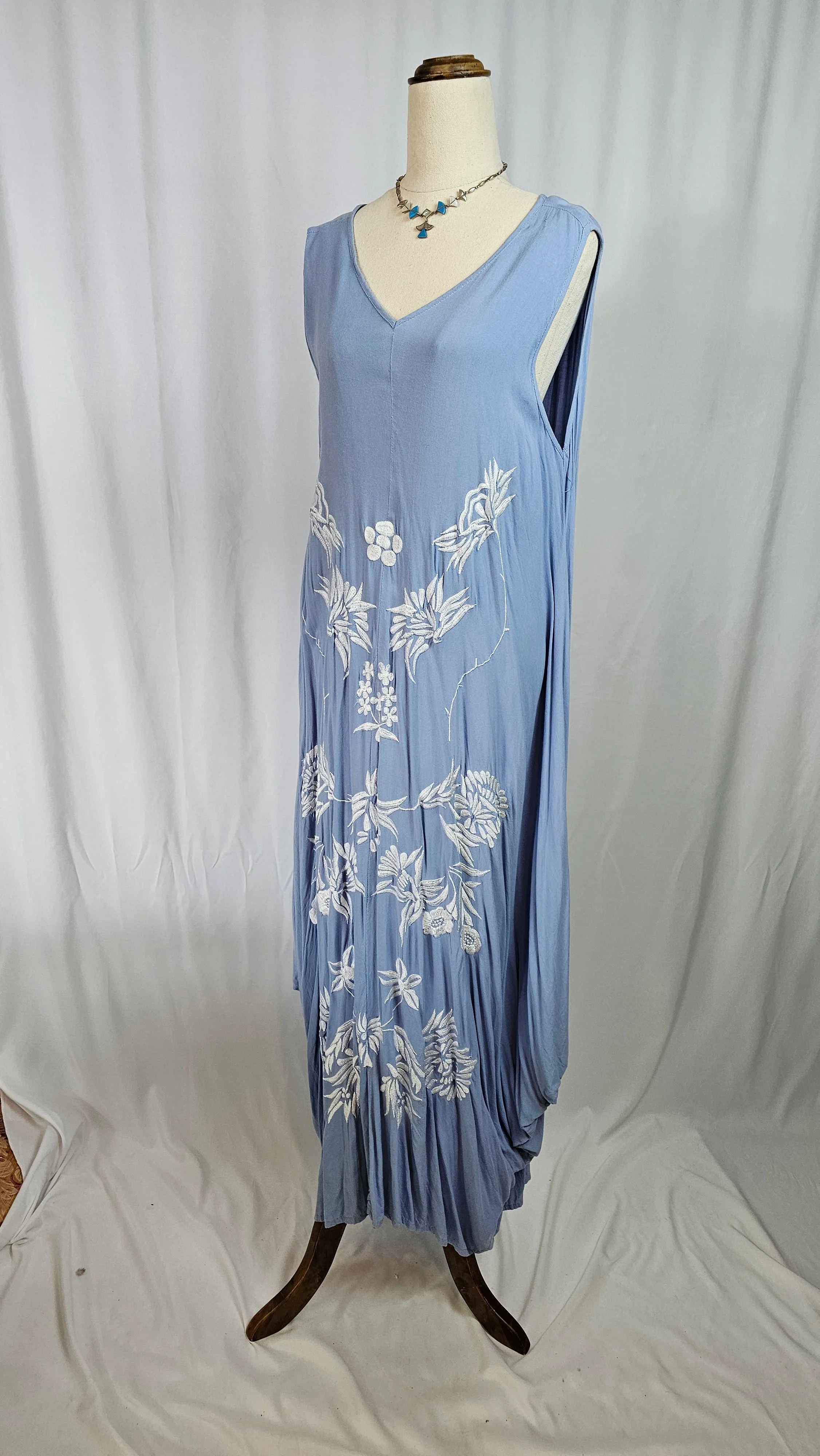 Fillyboo - Story Of Seeker Maxi Dress in Blue Floral size Small