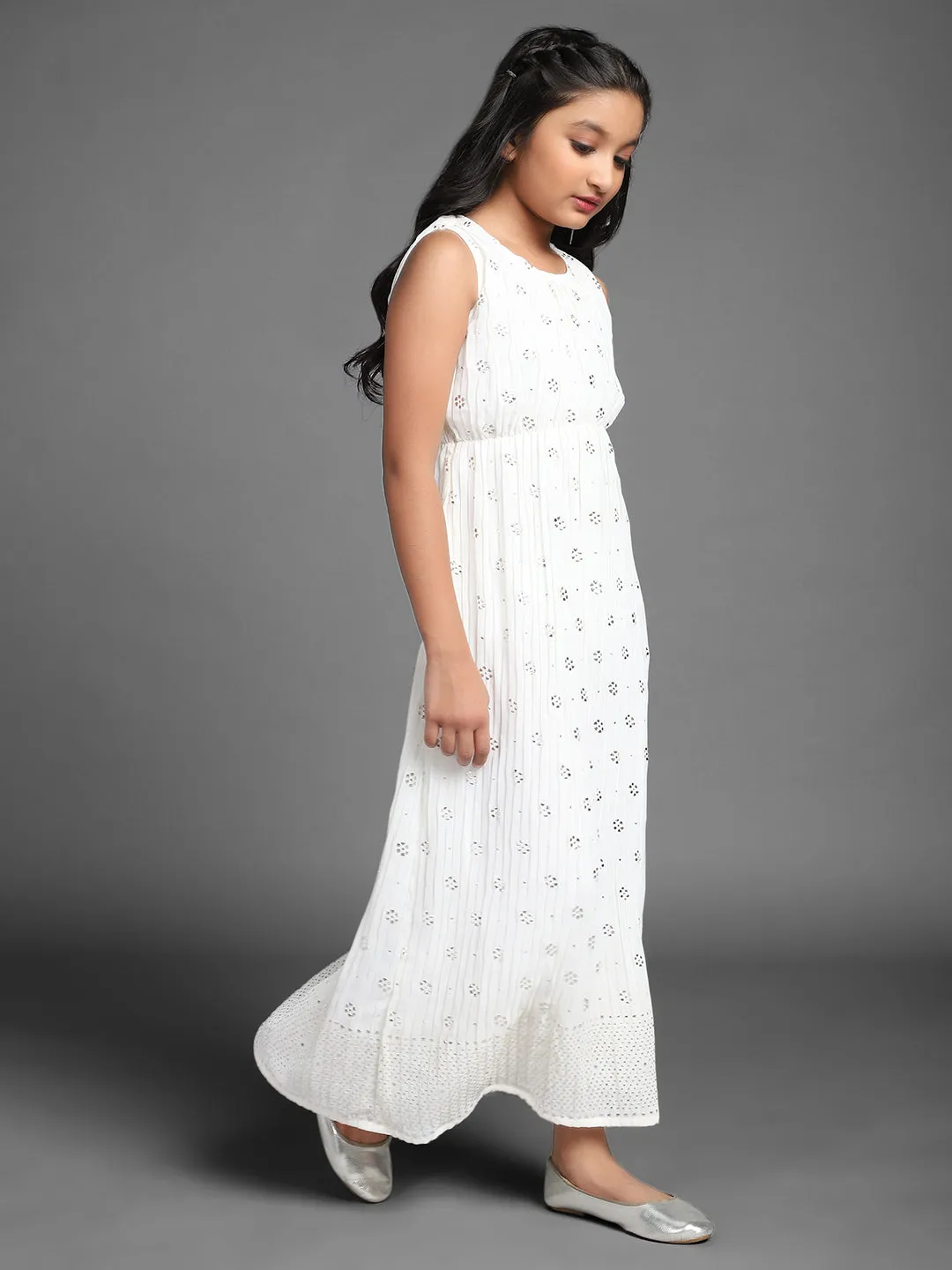 Girl's White Embellished Pleated Design Maxi Dress - Aks Girls