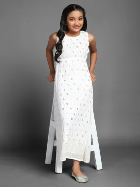 Girl's White Embellished Pleated Design Maxi Dress - Aks Girls