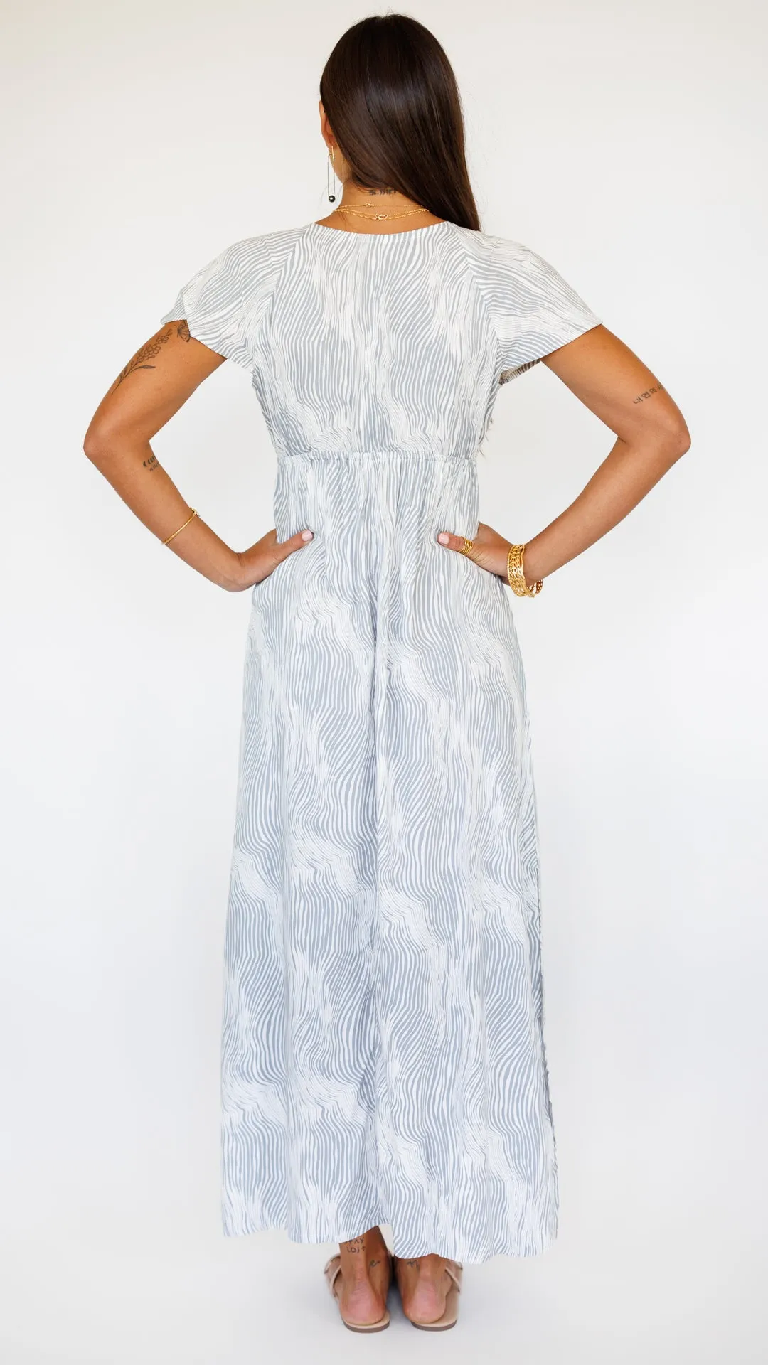 Leilani Dress / Wavy Grey