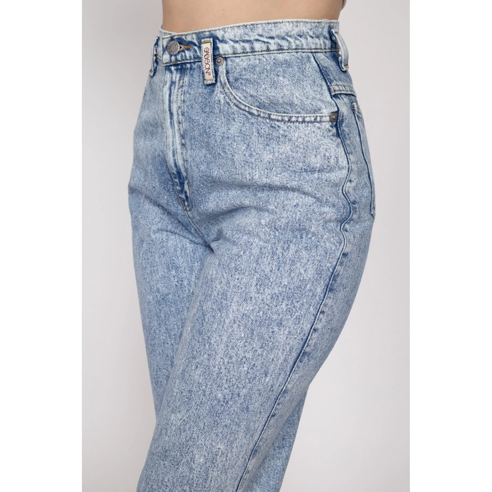 Medium 90s High Waisted Acid Wash Jeans 27.5"