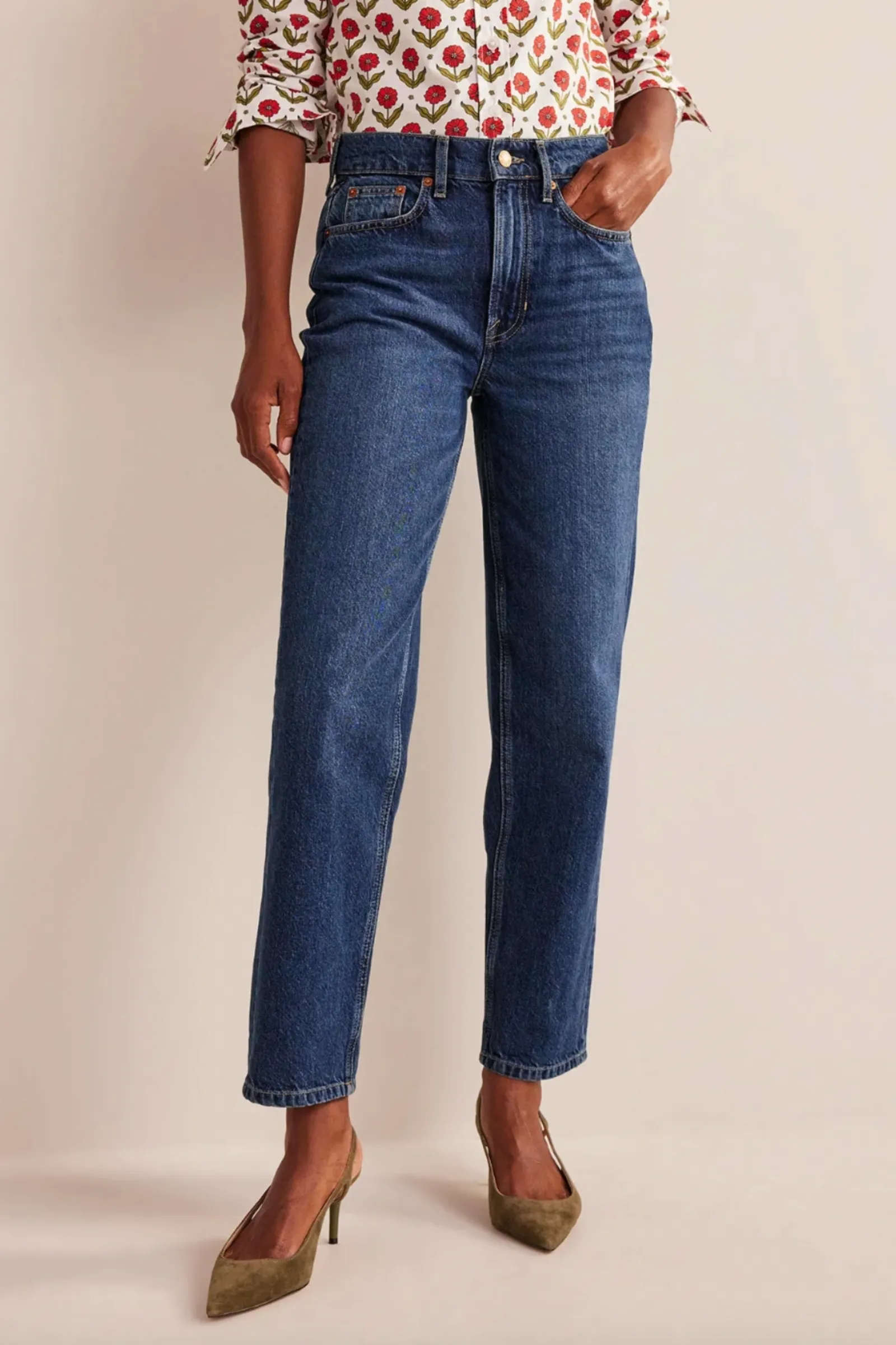 Mid Rise Tapered Dark Vintage Jeans