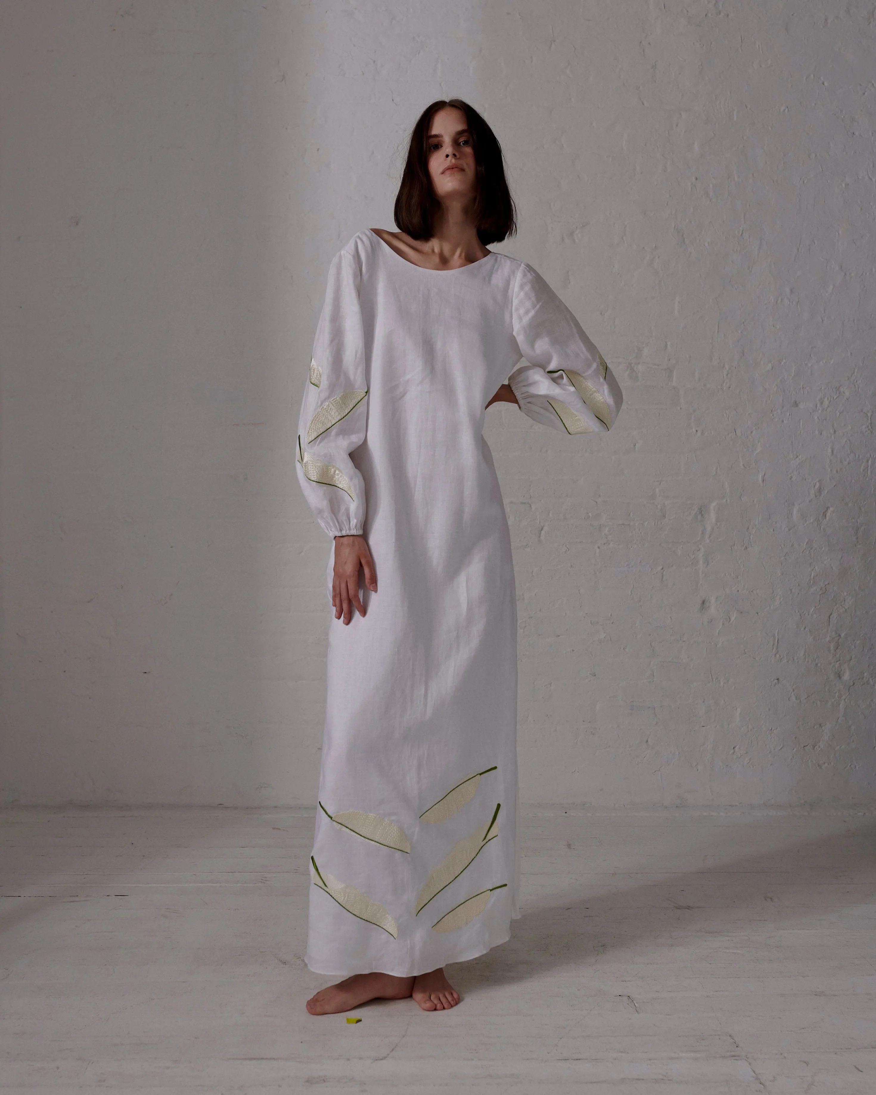 Saman Linen Embroidered Maxi Dress / White