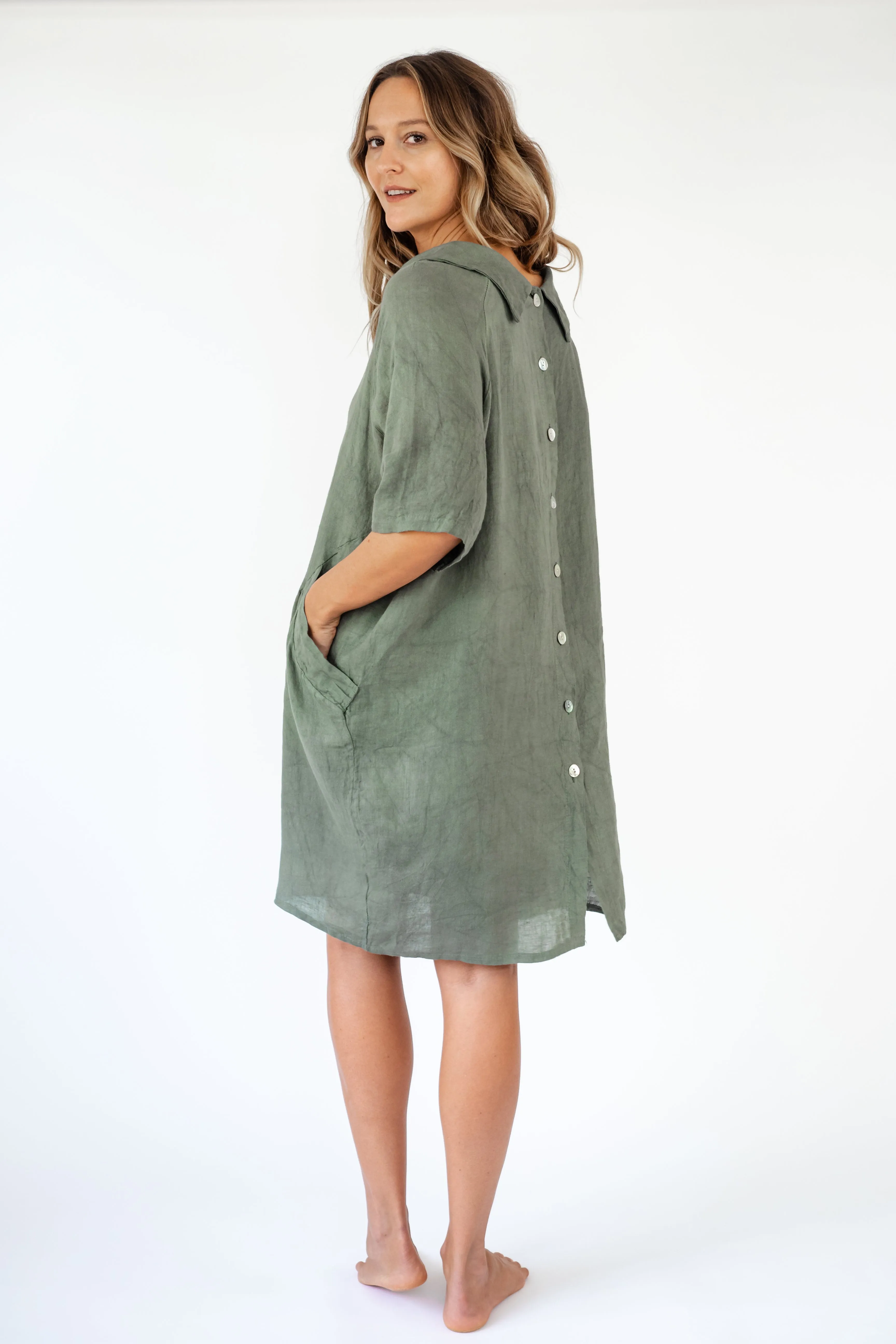 the AKELA Linen short dress