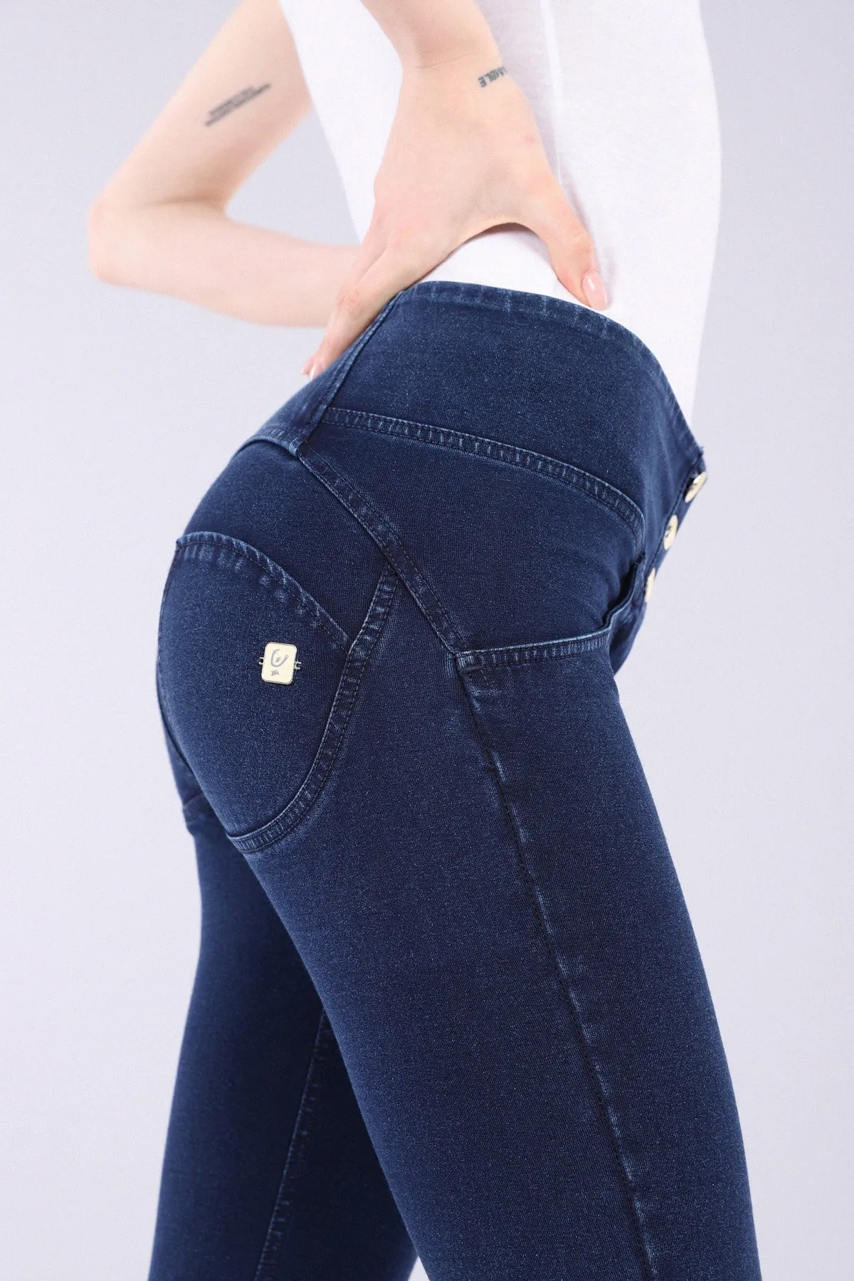 (WRUP1MC002-J0B) WR.UP® MID-WAIST SKINNY-FIT BLUE PANTS IN STRETCH DENIM